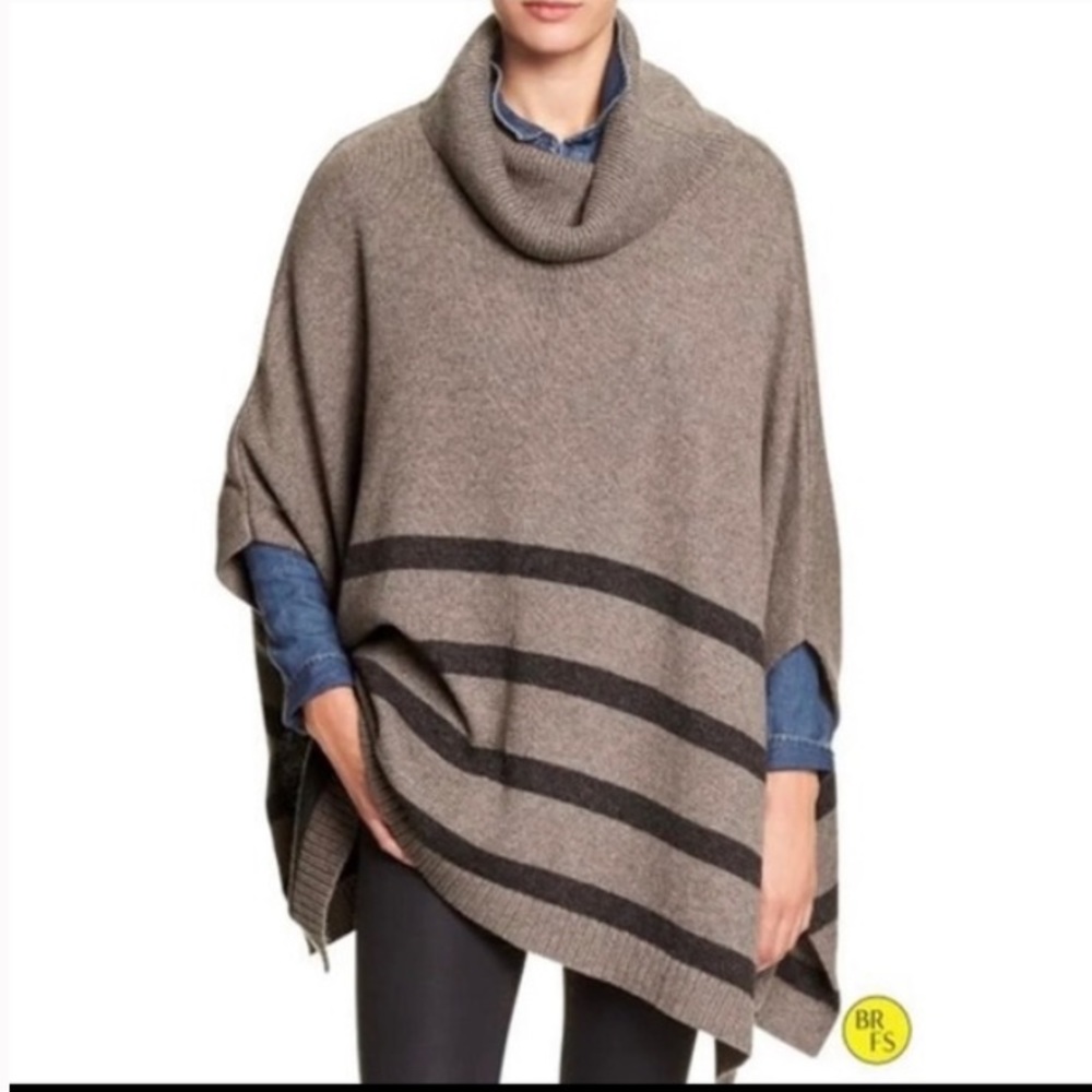 🐙 3/$50 Banana Republic Brown Striped Poncho Cape Size XS